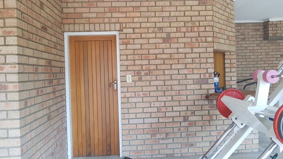 5 Bedroom Property for Sale in Sasolburg Rural Free State